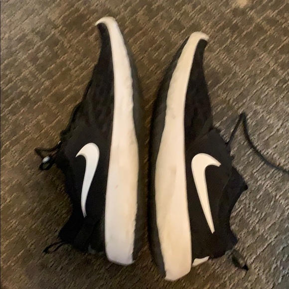 Nike running shoes - Picture 2 of 3